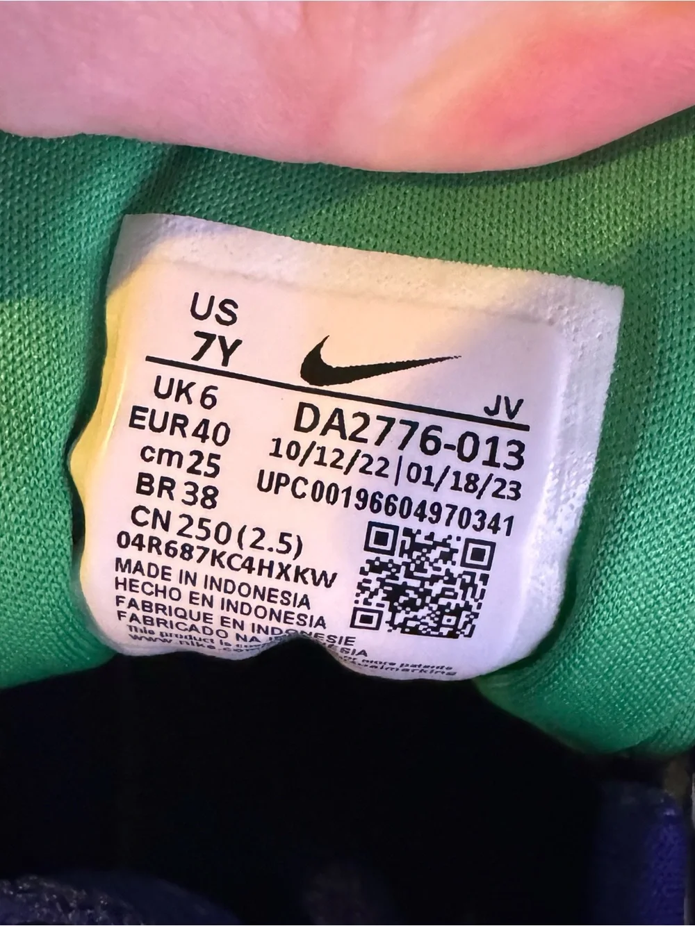 Nike Star Runner 4 youth running shoes in size 7Y